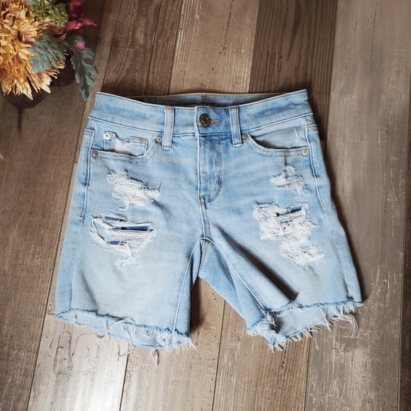 American Eagle Light Wash The Dream Short Distressed Blue Midi Size 00 NWOT